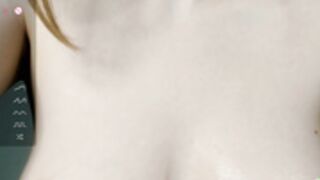 brittcubitt applying ice cubes to her tits