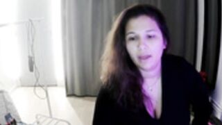 Les superbes gros seins de la belle minette-sexy
