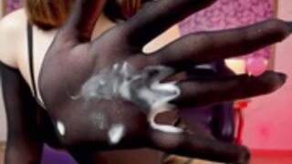 Alessiasantos invites u to cumshot on her nylon gloves