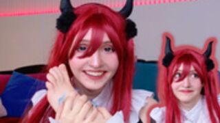 Sophiasawami got a weird request... (foot flash)