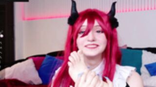 Sophiasawami got a weird request... (foot flash)