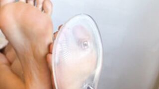 pizza delivery worship goldensoles feet