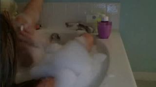 Bath time for H@zel1983