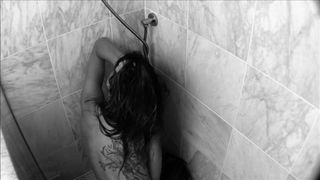 teaganj tramp shower