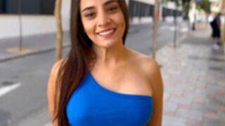 Linda Hot ❤️ Caught The Hot Waitress