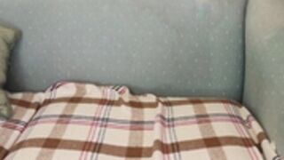 aliceriverscam uses glass toy and vibrator