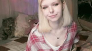 alisakorn 03-02-2023, boobs for a few moments