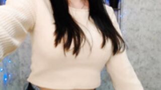 CB aliceniss flashes incredible tits