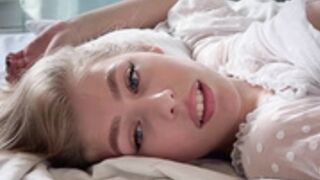 _strawbeerry_  white lingerie show