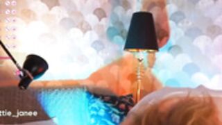 Hottie_Jane cute wank