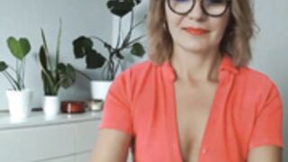 sweetmarthaaa braless play