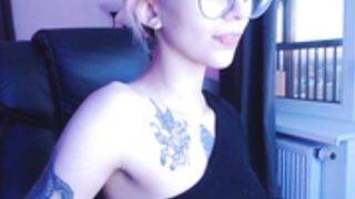 Isa 200410 0420 DoggyPoses&Nude