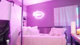 aynmarie oils_body thoatsdildo and fingers pussy