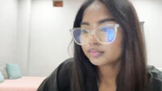 indian_mia786  strip tease