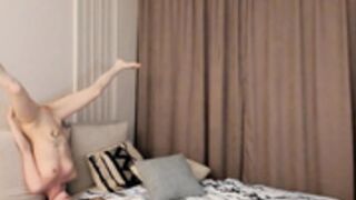 1i1ypa1mer dance 9 (fully naked and doggy close up)