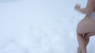 vivid_whit does a snow angel