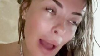 Corinna kopf shower 2