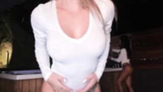 kimtylor_ and andremontoyaa jacuzzi stream!