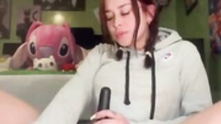 Kloe la Maravilla 18 masturbandose