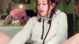 Kloe la Maravilla 18 masturbandose