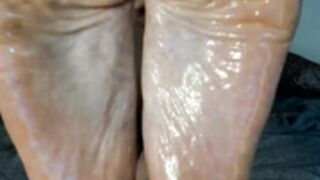 SexxylauraB anal fountain squirt