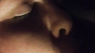 Ewe suger o sväljer