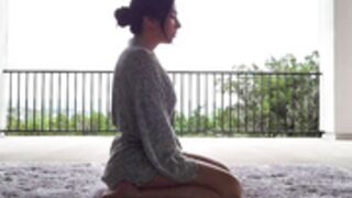 Alinity - Topless Yoga