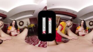 2 Broke Girls - Angela White & Emma Hix Cosplay Porn!