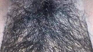 yula getting her hairy cunt eaten