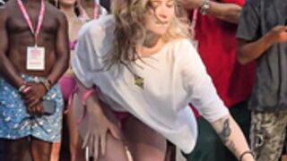 Chloe Wildd dances AVN ticket