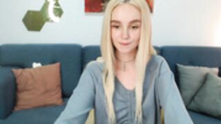 Davina 220305 0855 CloseUpPussy