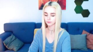 Davina 220322 0625 CloseUpPussy&DoggyPoseFlashes