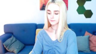 Davina 220322 0625 CloseUpPussy&DoggyPoseFlashes