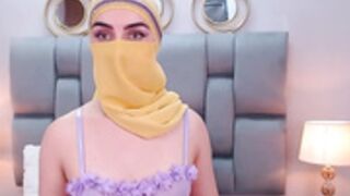 Aliah_Manzur_Flirt4Free_2024-07-26_22-49-34