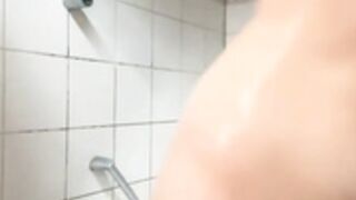 Maraabellla showering