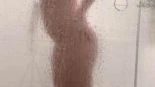 naomieast  - In the shower 026