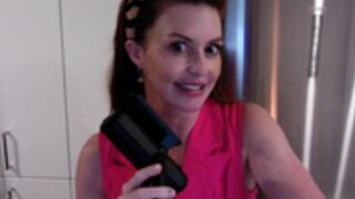 gingrbreadginny (non-nude) talking to fans