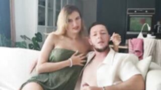 Le corps parfait de la magnifique Luxymin