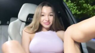Barbiehumpxxx in her car