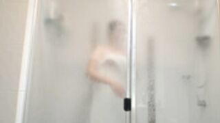 isabel_101 30072024 shower nipslip