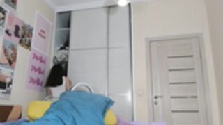Jamienyam outfit change & pussy play