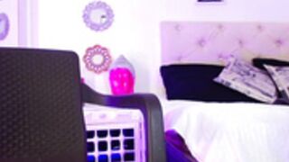 Pregnant ebony Latina cat leya ruiz fingering pussy
