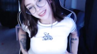 Isa 200526 0335 Tits&Ass