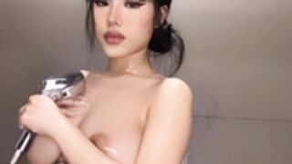 urfreakgemini shower comp