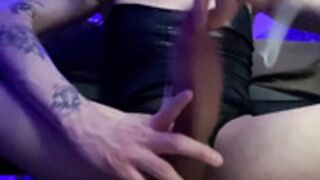 Suz1eXxl measure her cock and outsizes men
