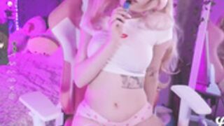 lucille_evans show her amazing body