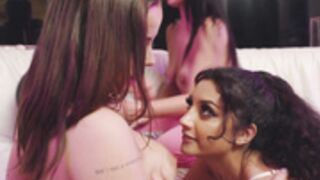 JasminX | Thumper GGGG Spin the Bottle Group Sex