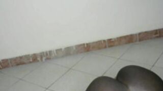 Black Kenyan woman best wall twerk you'll ever see