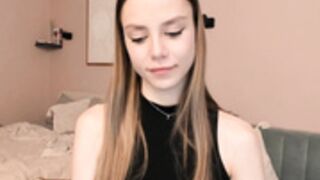 1i1ypa1mer shows pussy in doggy 60 (close up)