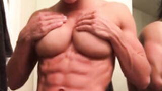 Aspen Rae’s abs